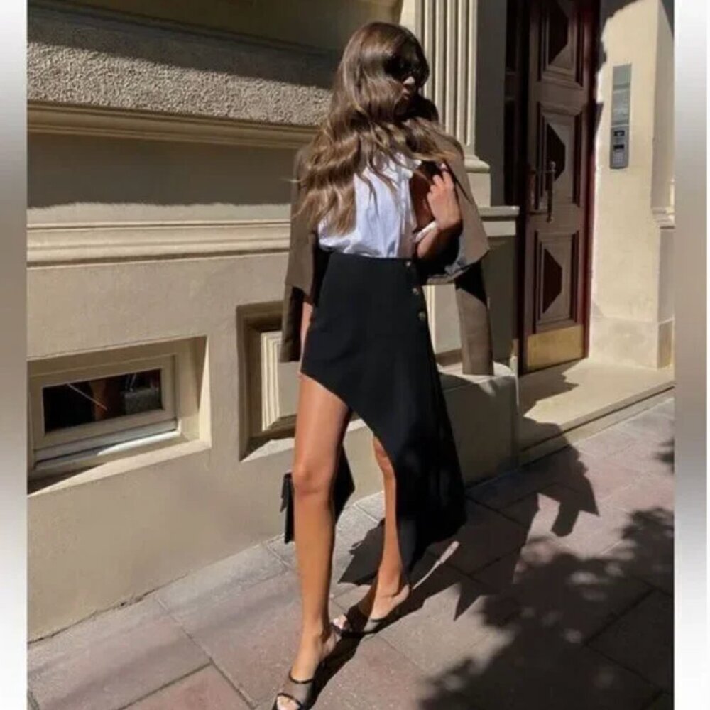 ZARA nwt ASYMMETRIC BUTTON SKIRT‎ - small